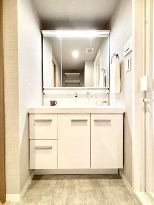 ���ʑ�E���ʏ� ������������ʉ��ώ��Œ��̐g�x�x�����K  