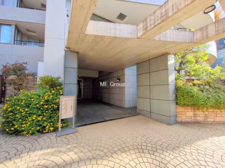 �G���g�����X -