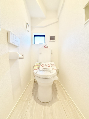 �g�C�� �g�C���͈��S�̂Q�ӏ��I���̃o�^�o�^������S�ł��B 