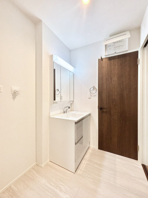 ���̑� ��Ƃ�̂��郉���h���[�X�y�[�X�B  