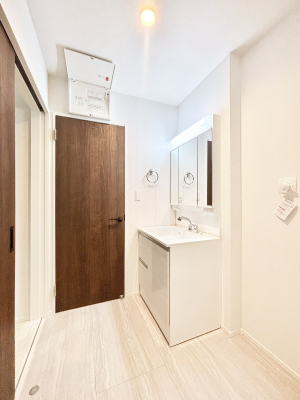 ���̑� ��Ƃ�̂��郉���h���[�X�y�[�X�B  