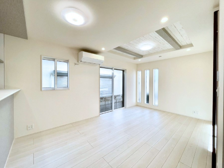 ���r���O ���Ƒ��̓��₩�Șb�����ŕ�܂�閾�邢���r���O  