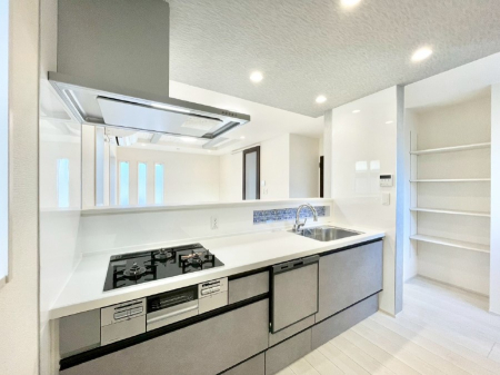 �L�b�`�� ��Ƃ肠��L�b�`���ł͂��Ƒ��Ɗy�������������ł��܂��B