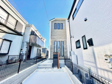 ���n�O�ώʐ^ �������ꂽ�O�ρA�㎿�ȏZ��Ԃ��L���鎺���͉i�����S���ĉ߂�����Z���ł��B 