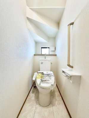 �g�C�� �g�C����1�K��2�K���ꂼ��ɔz�u����Ă��ĂƂĂ��֗��ł��B 