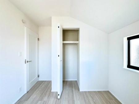 ���[ ��������ߗނ�ו��Ȃǂ̎��[�ɕ֗��I�S�����N���[�[�b�g�t���ł��B