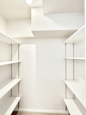 ���[ �p���g���[�͐H�ނ̃X�g�b�N��L�b�`������̏����ȂǃX�b�L���Ƃ��܂��ĕ֗��ł�