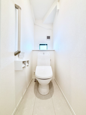 �g�C�� �g�C����1�K��2�K���ꂼ��ɔz�u����Ă��ĂƂĂ��֗��ł��B 