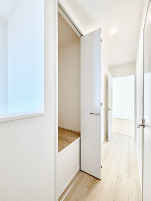 ���̑����� �L�����[�B�|�������G�߂̏��������[���邱�Ƃ��ł��܂��B