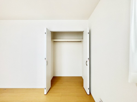 ���[ ��������ߗނ�ו��Ȃǂ̎��[�ɕ֗��ȃN���[�[�b�g�t���ł��B