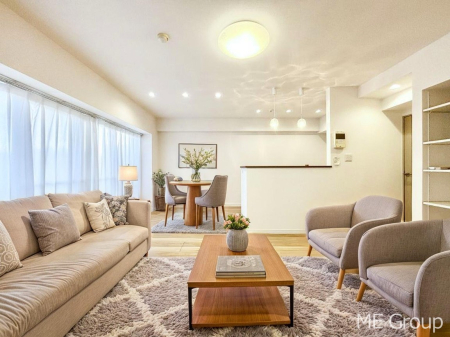 ���r���O �傫�ȑ����炽���Ղ�̗z���ƕ����������郊�r���O���Ƌ��CG�ł�  