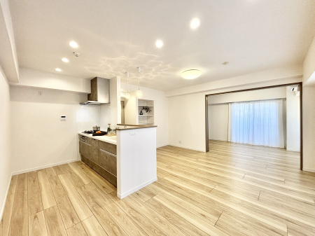 ���̑����� ���Ƒ������R�ƏW�܂�A���₩�ȏ΂����ŕ�܂��e���̋�ԂɂȂ肻���ł��ˁI