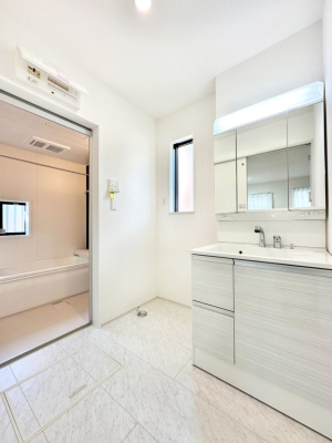 ʑEʏ ̂KԂłB̐gxxCǂg܂B 