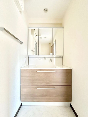 ���ʑ�E���ʏ� ������������ʉ��ώ��Œ��̐g�x�x�����K  