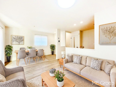 ���r���O �Ƒ��̘a�₩�ȉ�b���������Ă������B�J�����̂��郊�r���O�ł��B���Ƌ��CG�ł�  