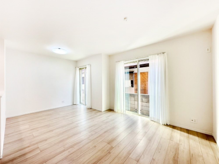 ���̑����� ���邢�z���������A�����̕��͋C�ɖ��������_�C�j���O�B   