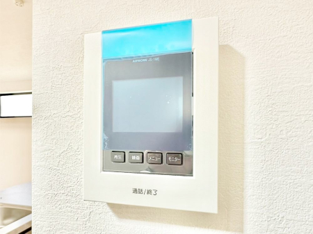 ���̑����� TV���j�^�[�t�C���^�[�t�H�����t���Ă��ăZ�L�����e�B�[��