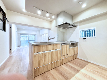 �L�b�`�� ���������Ȃ���ł����Ƒ��Ƃ̉�b���y���߂�ΖʃL�b�`��