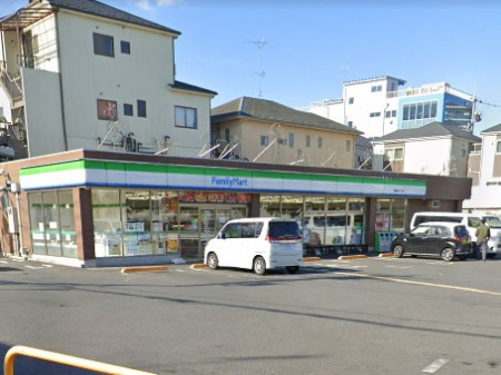 ���ӊ� �R���r�j 200m �t�@�~���[�}�[�g �����G�܎O���ړX