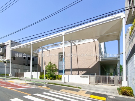 ���ӊ� ���w�Z 1070m �`�旧�O�c���w�Z