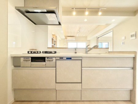 �L�b�`�� �������������I�ɁA�y�����I�V�X�e���L�b�`��