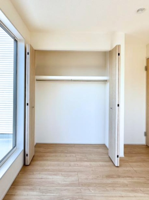 ���[ �m���̃N���[�[�b�g�B���s��������̂Ō���̈ߗނ�����������܂�܂��B