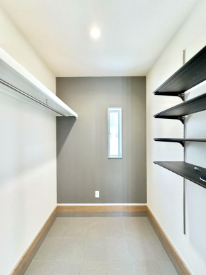 ���[ �V���[�Y�C���N���[�N�t���I�J���x�r�[�J�[���u���܂��B 