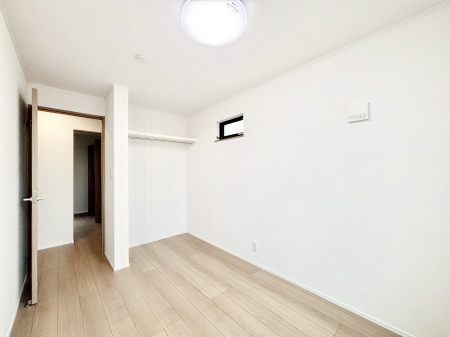 ���̑����� �i�`�������ȃt���[�����O�͂ǂ�ȃC���e���A�ɂ��}�b�`�B  