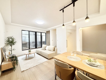 ���r���O �i�`�������e�C�X�g�̗D�����_�炩���F�g���̃t���[�����O���f�G�ȃ��r���O�ł��ˁB