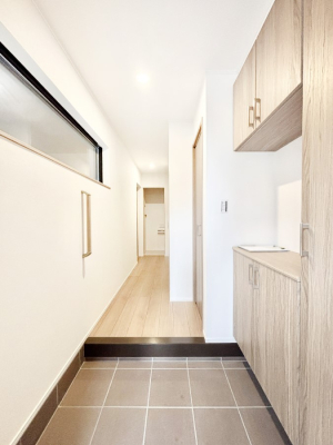 ���� ���ʔ��͂��Ƒ��̎ʐ^��G�߂̃C���e���A�ŏ���I�Ƃ��ĉ��o�ł��܂�