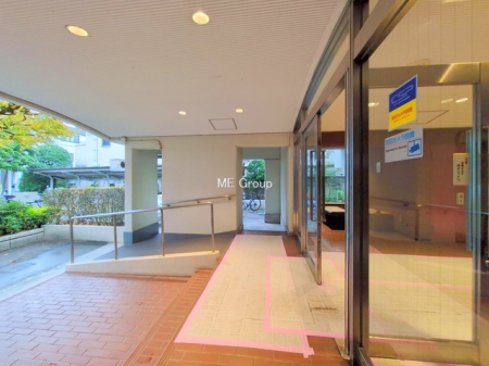 �G���g�����X -