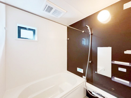 ���� ����̔�������Ă���閾�邢�������̂���o�X���[��