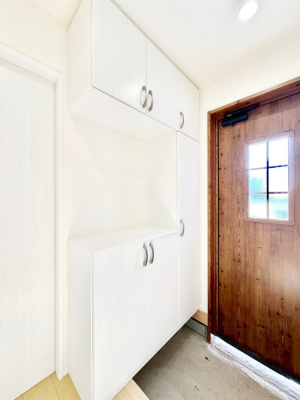 ���� ���ʔ��͂��Ƒ��̎ʐ^��G�߂̃C���e���A�ŏ���I�Ƃ��ĉ��o�ł��܂�