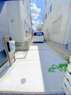  ڂ̑OԏꂾƁAJ̓Aʂɂ֗łˁB