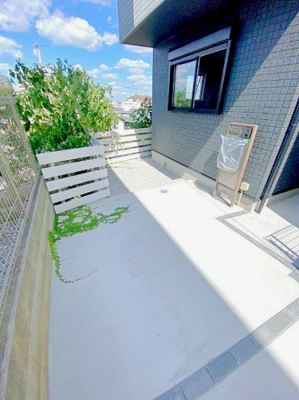  ڂ̑OԏꂾƁAJ̓Aʂɂ֗ł