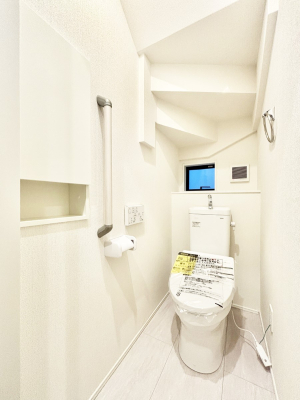 �g�C�� �g�C����1�K��2�K���ꂼ��ɔz�u����Ă��ĂƂĂ��֗��ł��B 