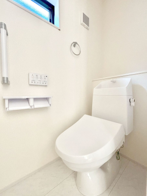 �g�C�� �g�C����1�K��2�K���ꂼ��ɔz�u����Ă��ĂƂĂ��֗��ł��B 