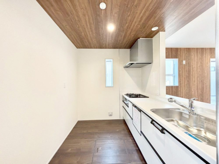 �L�b�`�� ��Ƃ肠��L�b�`���ł͂��Ƒ��Ɗy�������������ł��܂��B