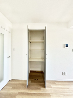 ̑ rO[BɎ[ƕW܂LDKXbLЕtłˁB  