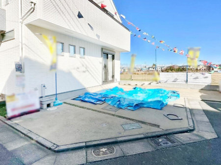  ����2��\�I�}�Ȃ��q�l�̒��ԂɁB�܂��A���Ƒ��̎��]�ԃX�y�[�X�Ƃ��Ă��劈��B