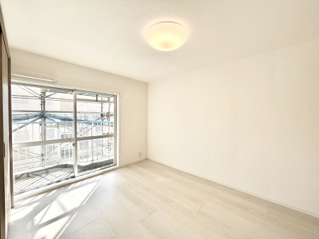 ���̑����� �o���R�j�[���J�������v���X���Ă����m��  