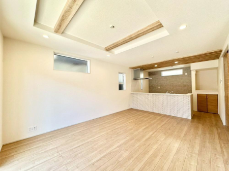 ���r���O �Z�ޕ��̌��������o�����A�C���e���A���l����̂��y���݂ȃ��r���O�ł��I �@