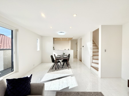 ���r���O �Z�ޕ��̌��������o�����A�C���e���A���l����̂��y���݂ȃ��r���O�ł��I 