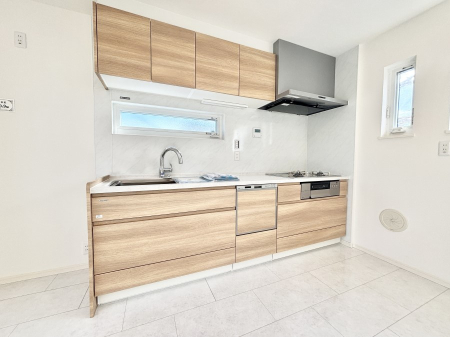 �L�b�`�� �u�₩�ȕ����ʂ蔲����L�b�`���B��������̂Ŗ��邭���C�ɂ��𗧂��܂��B 