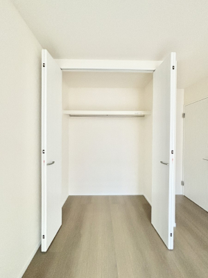 ���[ �m���̃N���[�[�b�g�B���s��������̂Ō���̈ߗނ�����������܂�܂��B