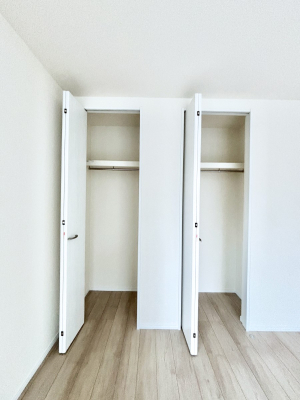 ���[ �m���̃N���[�[�b�g�B���s��������̂Ō���̈ߗނ�����������܂�܂��B