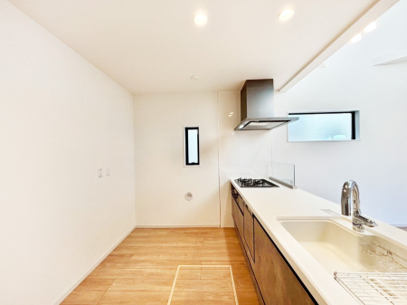 �L�b�`�� ��Ƃ肠��L�b�`���ł͂��Ƒ��Ɗy�������������ł��܂��B