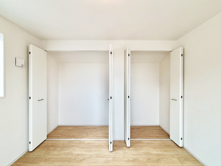 ���[ ��������ߗނ�ו��Ȃǂ̎��[�ɕ֗��ȃN���[�[�b�g�t���ł��B