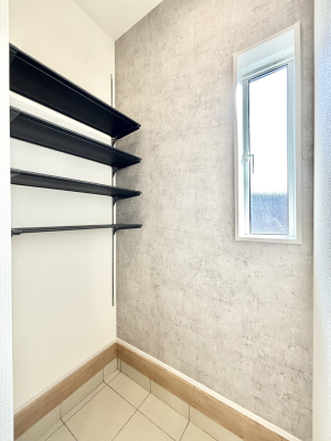 ���[ �V���[�Y�C���N���[�N�t���I�J���x�r�[�J�[���u���܂��B 