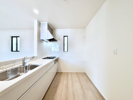 �L�b�`�� ��Ƃ肠��L�b�`���ł͂��Ƒ��Ɗy�������������ł��܂��B